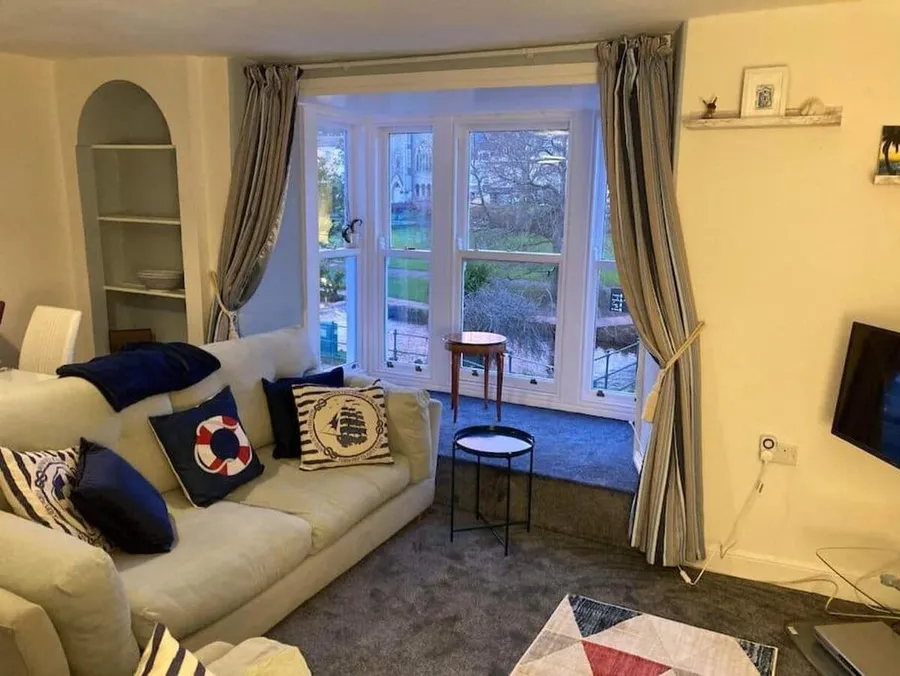 Lawn View Apartment