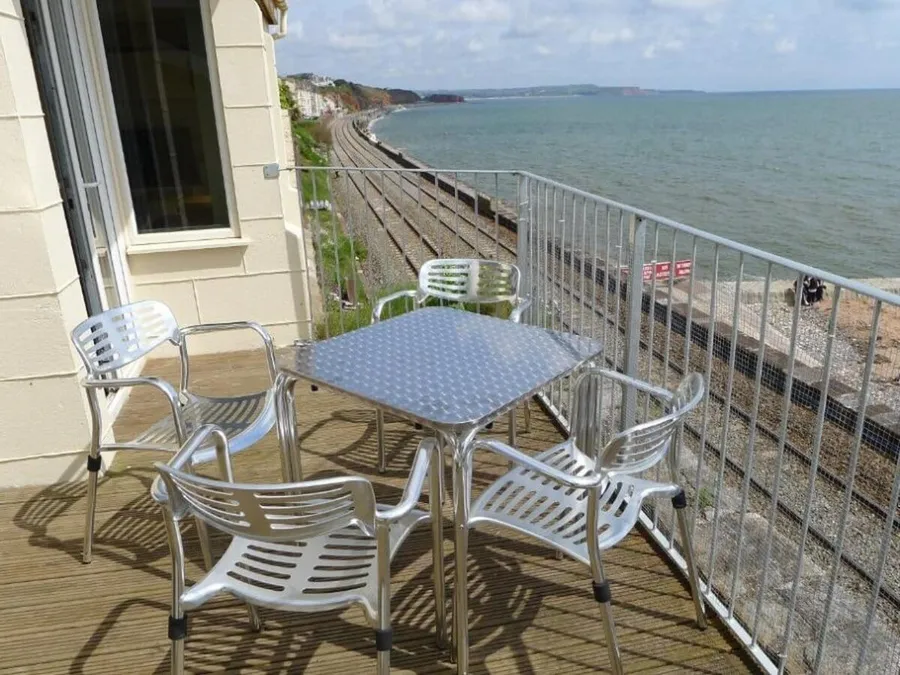 No. 2 Watch House: Beachfront Apartment on Exeter Road