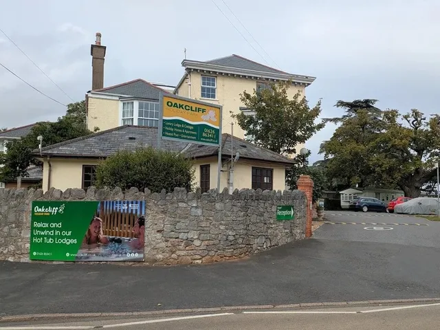 Oakcliff Holiday Park