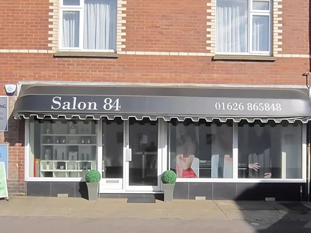 Salon 84: Contemporary Hair and Nail Services in Dawlish